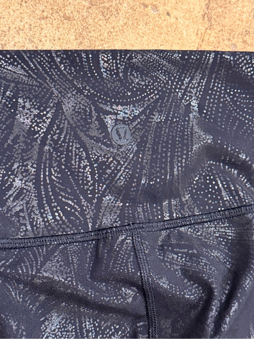 Lululemon Wunder Under High-Rise Crop 23" *Shine size 6 - Picture 3 of 6
